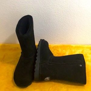 EUC. BEAR PAW “Elle” Short Microsuede Vegan Winter Boots in Black